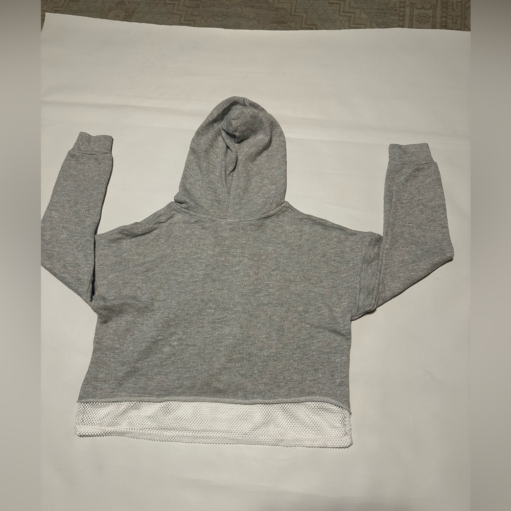 CLOTH. BY RD WOMENS CROPPED STYLE HOODIE SWEATER SIZE S/P/P GRAY COLOR